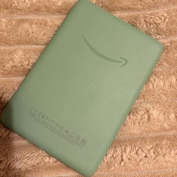 Matcha Kindle Basic (newest model) - Picture 3 of 9